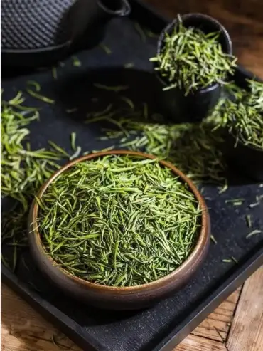 红宝石奶油小方测评：一口下去，我差点以为奶奶的搪瓷盆又端出来了